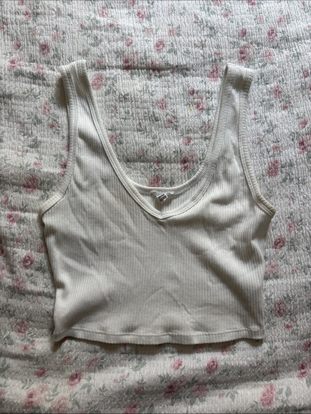Garage White Ribbed V-Neck Cropped Tank
